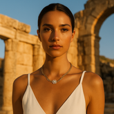 baget taşlı ok kolye detay – modern gold takı | kuan jewelry