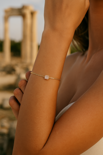 gold kaplama baget taşlı bileklik, modern zarif dorika bileklik | kuan jewelry