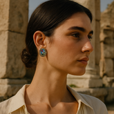 kuan jewelry inci detaylı çiçek küpe, pembe çiçekli gold küpe modeli